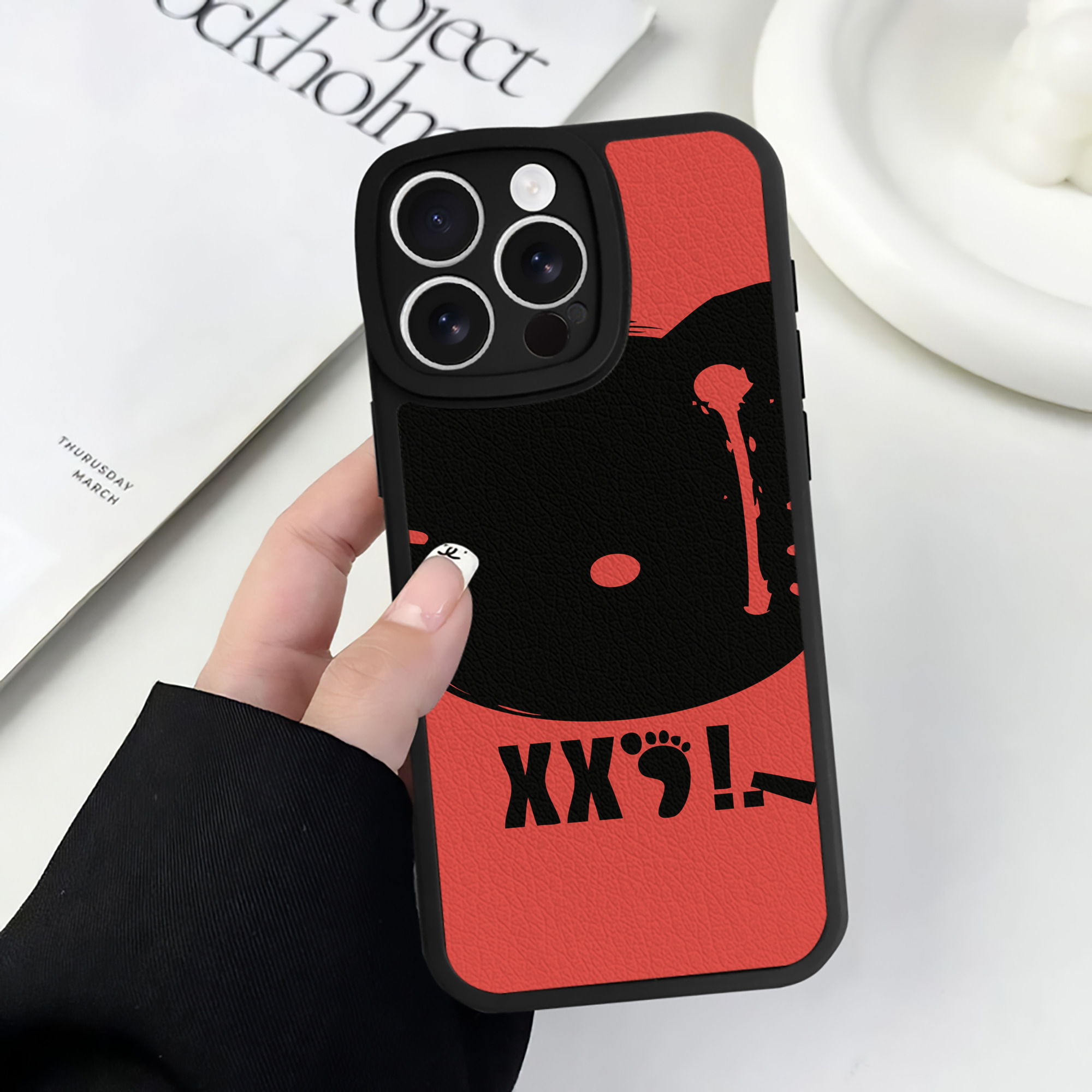 （画像用） Hello Kitty ハローキティ 【iPhone 16シリーズ対応】シリコンスマホケース（レザー調） 材質：シリコン